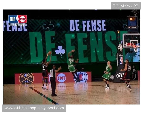 绝杀回放：关键0.4秒里谁该承担责任？