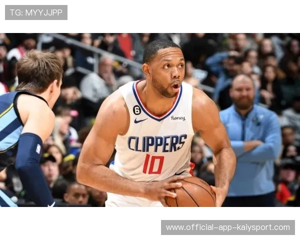 太阳防守轮转快,空位明显减少 太阳防守轮转快,空位明显减少